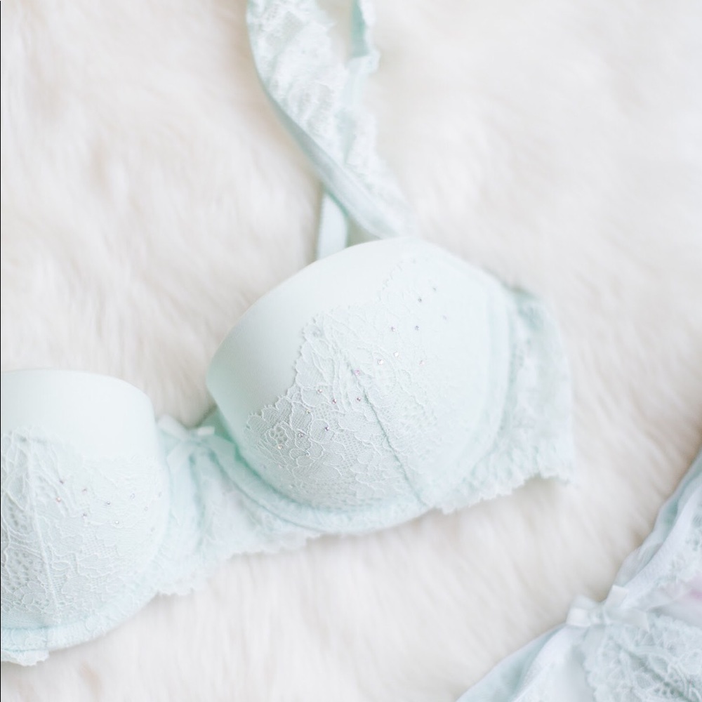 VS “Dream Girl” Push-up Bra + Panties Set! ☁️✨